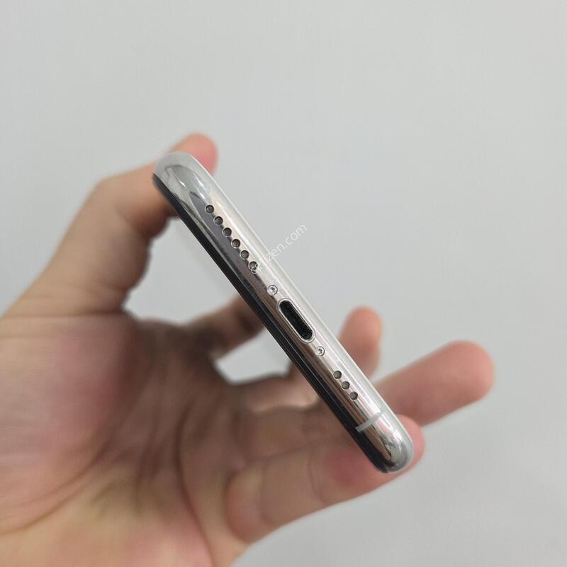 ������11���� 256GB ȭ��Ʈ