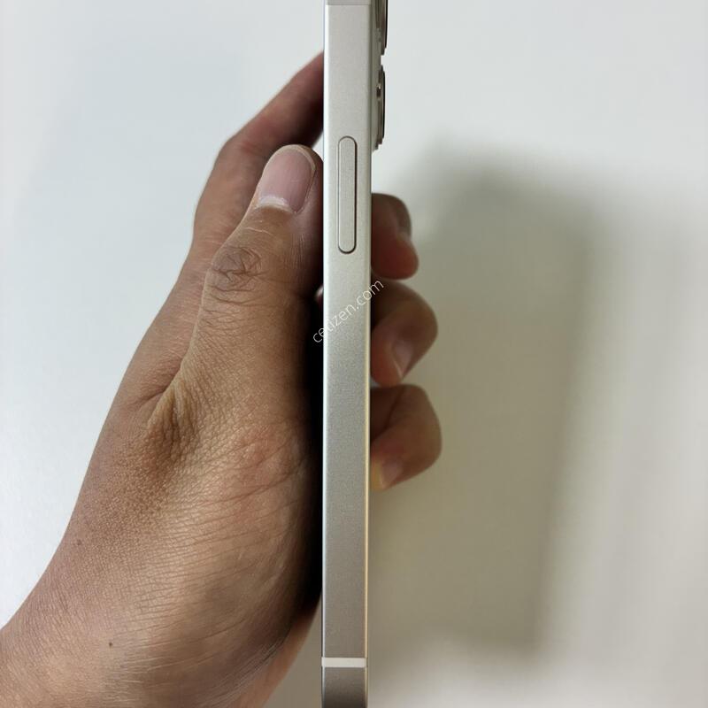 ������ 13�̴� ȭ��Ʈ128G ���͸�88% ��������ǰ ������ �Ǹ��մϴ�.
