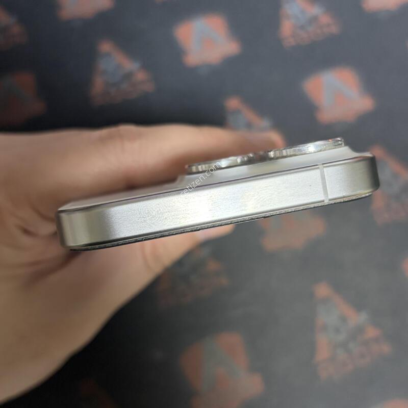 ������15���� ƼŸ��ȭ��Ʈ 256GB