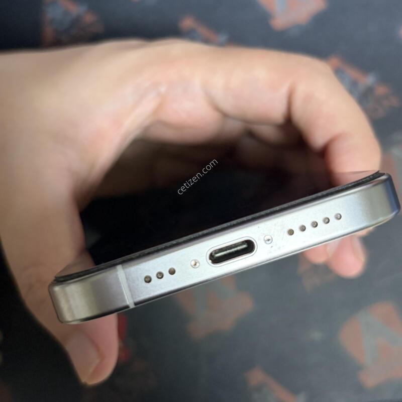 ������15���� ƼŸ��ȭ��Ʈ 256GB