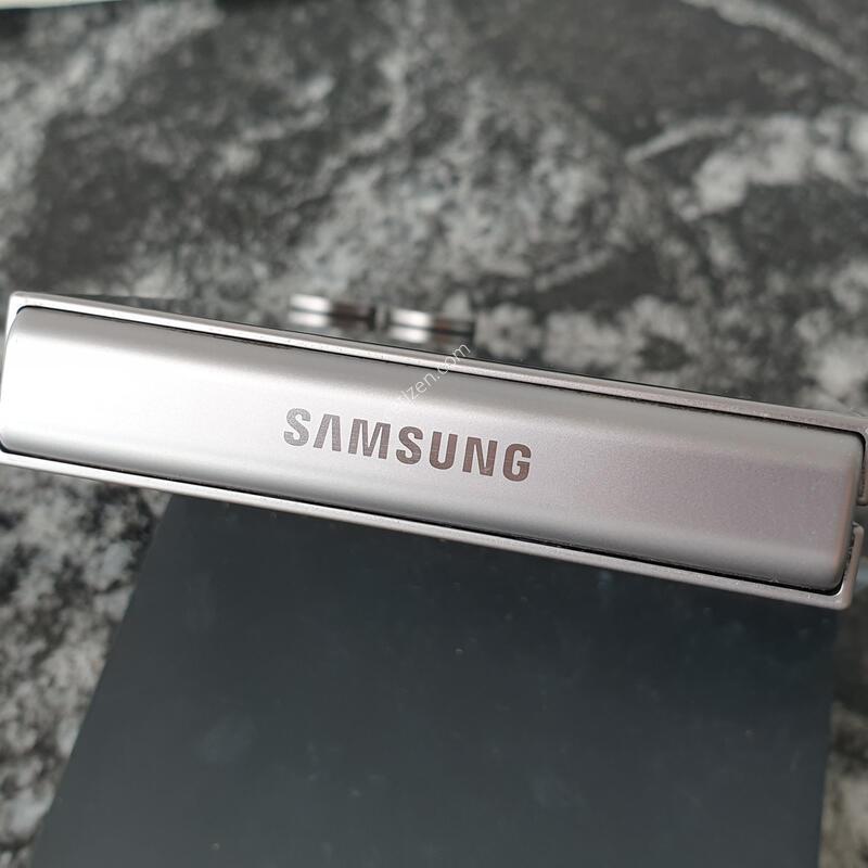 SK ������Z�ø�6 (F741N) �ǹ� 256�Ⱑ (0499385)