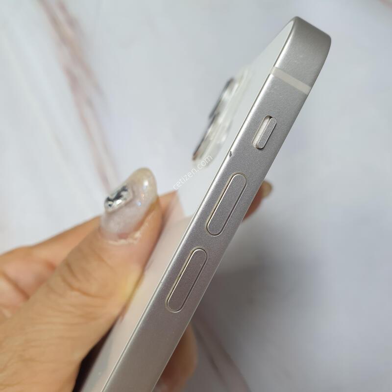 ������13�̴� ȭ��Ʈ 128G A�� �Ǹ��մϴ�