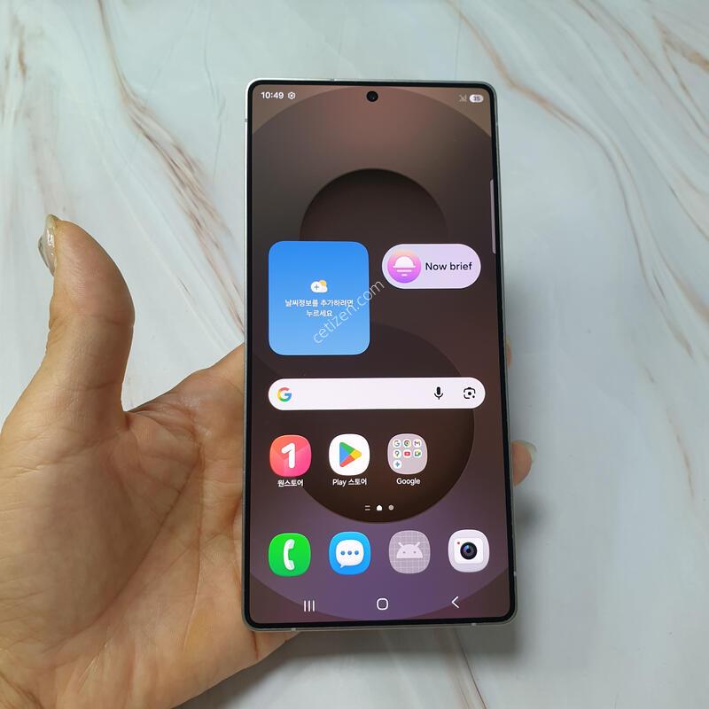 KT ������ S25��Ʈ�� ƼŸ���׷��� 256G S�� �Ǹ��մϴ�