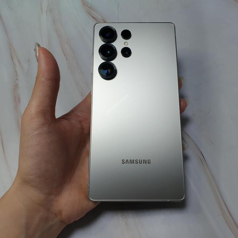 KT ������ S25��Ʈ�� ƼŸ���׷��� 256G S�� �Ǹ��մϴ�