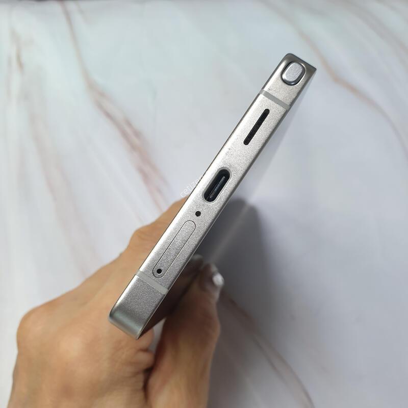 LG ������ S25��Ʈ�� ƼŸ������ 256G S�� �Ǹ��մϴ�