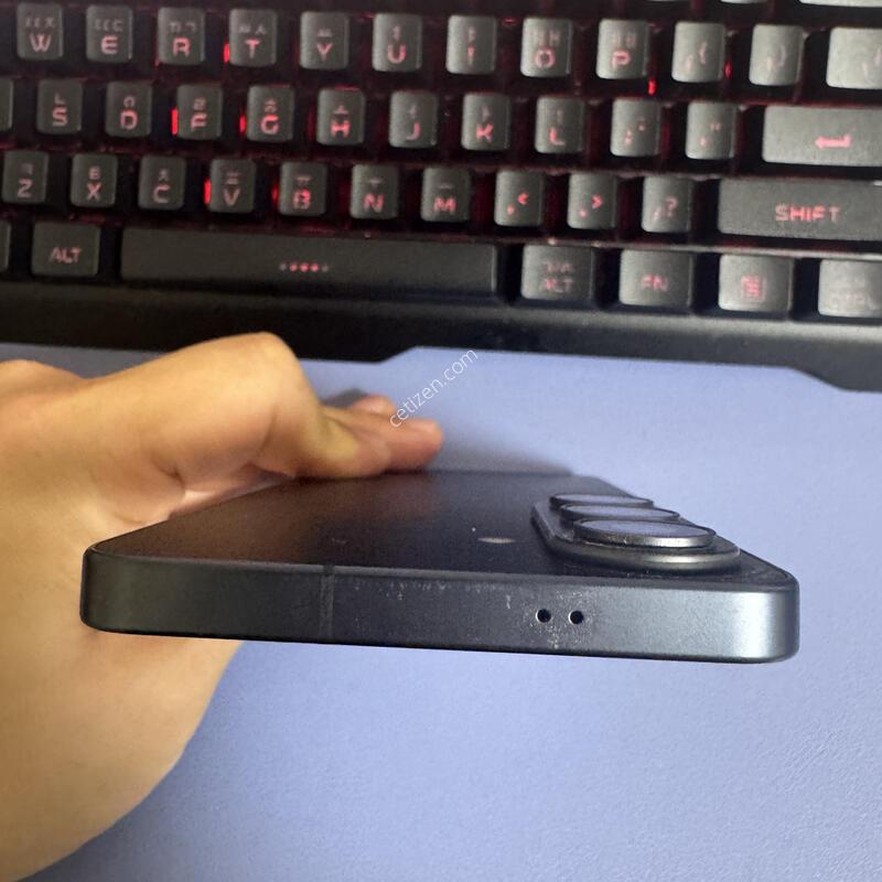 �������� SSS�� �Ｚ ������ S26 256GB �Ǹ��մϴ�.