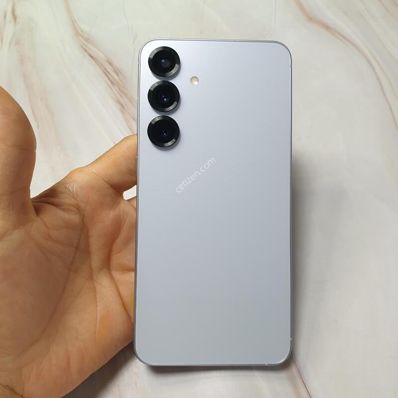 LG ������ S25+ ���̽����� 256G S�� �Ǹ��մϴ�
