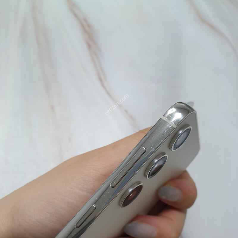 SK ������ S23 ũ�� 256G A�� �Ǹ��մϴ�