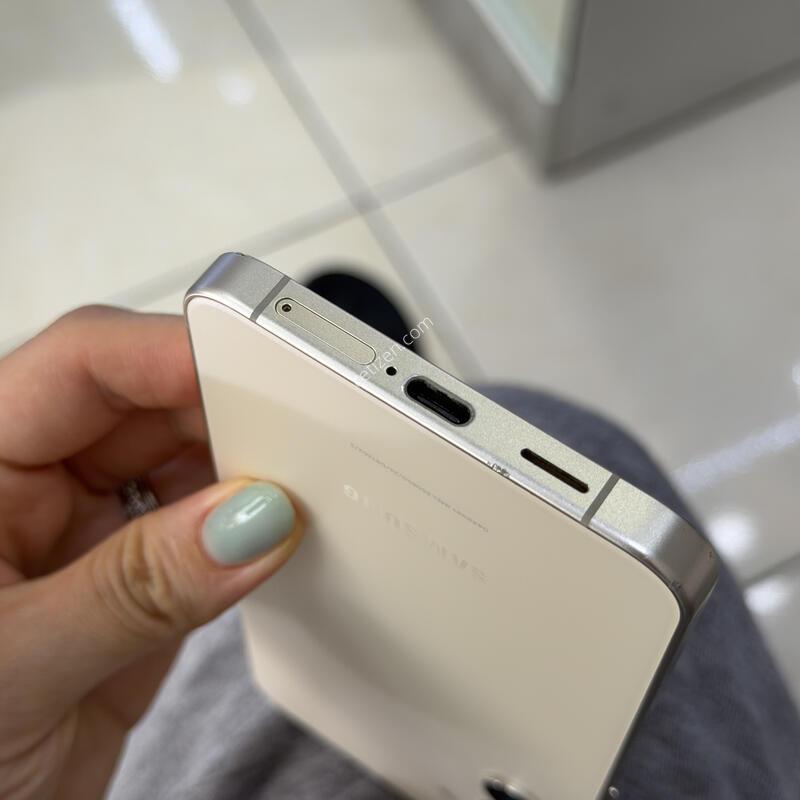 ������ S24�÷��� 256 ũ��