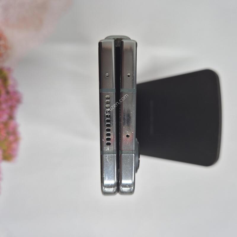 ����������4 �׷��̱׸� 256GB