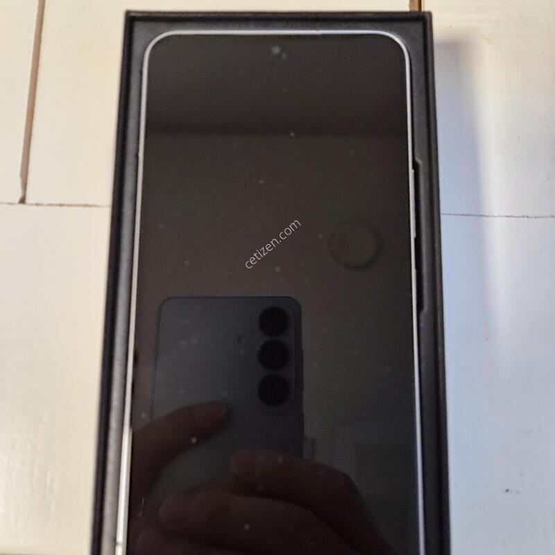Galaxy S22 �ڱ����� �Ǹ�