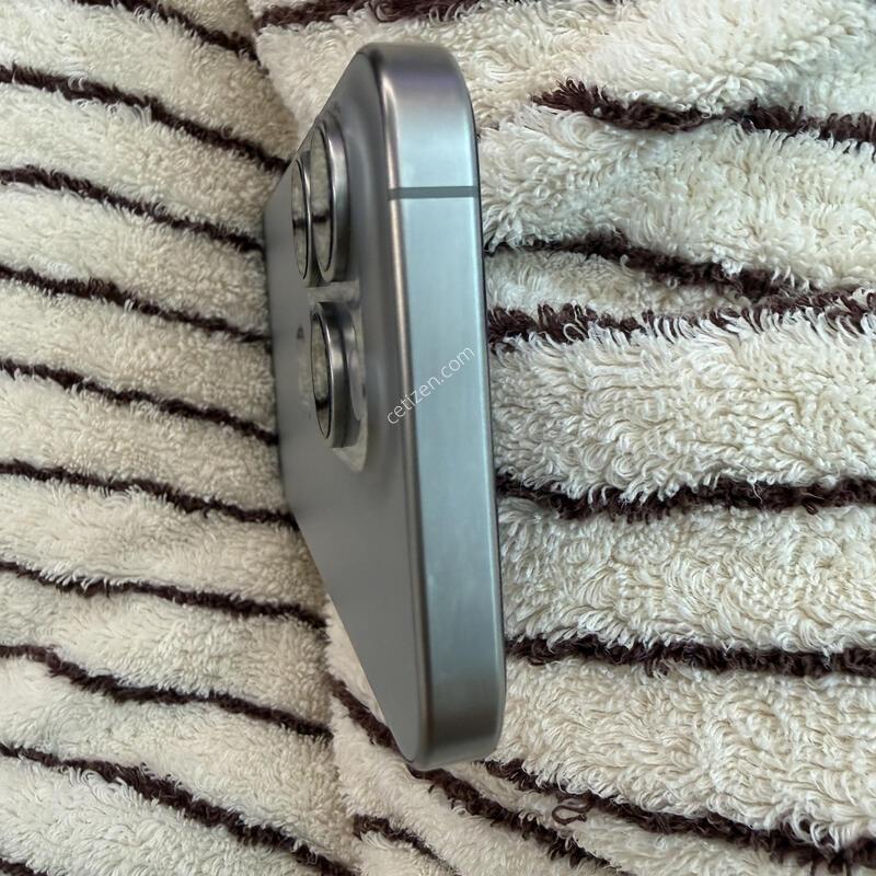 ������ 15���� 256GB ���߷� ƼŸ��
