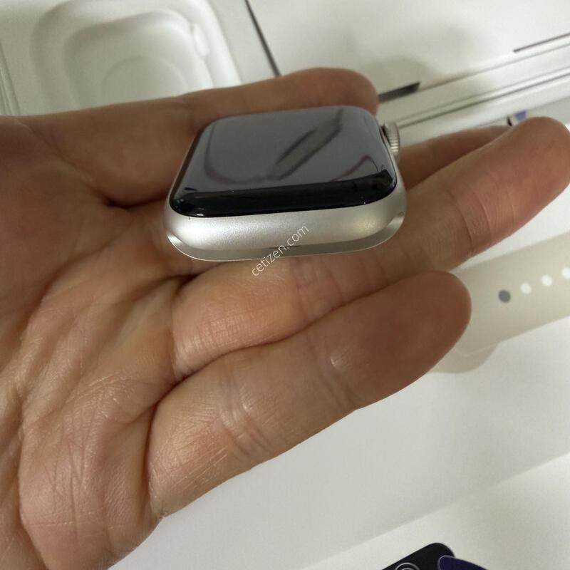Apple Watch SE 3 �Ǹ�
