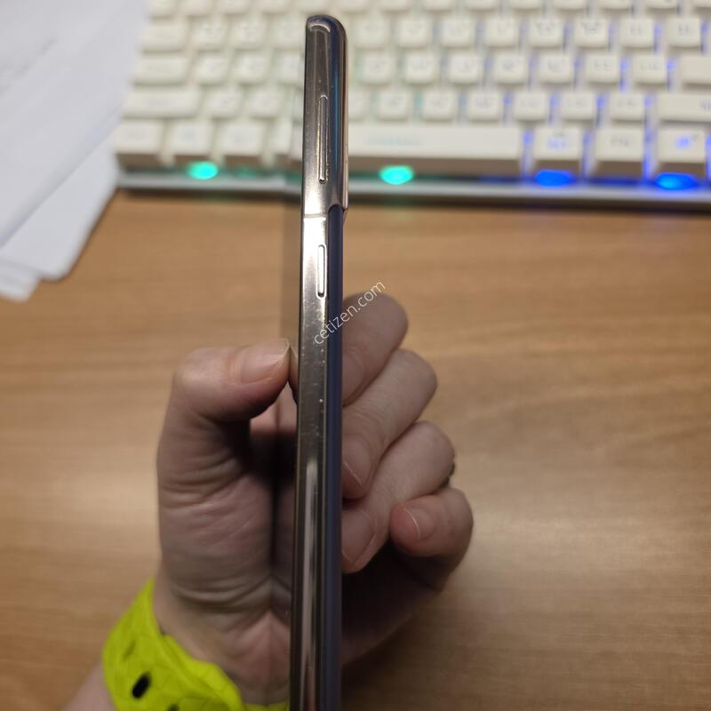 ������ S21 256GB ���̿÷�