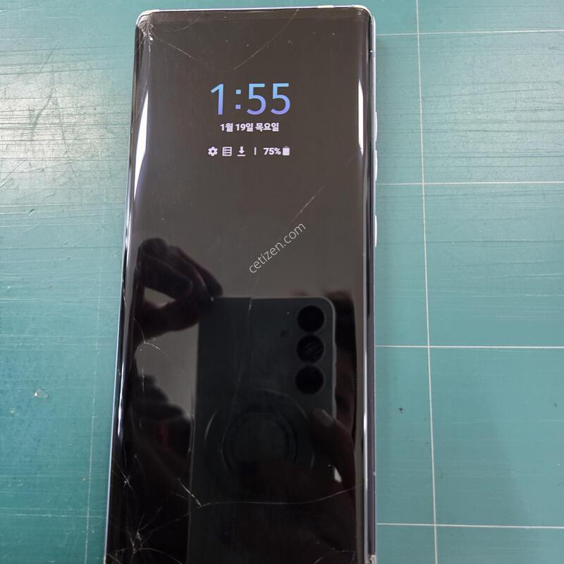 LG ��(F100N)  �ļ��� �Ǹ��մϴ�~