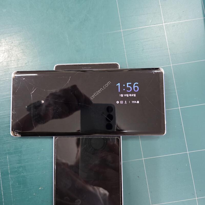 LG ��(F100N)  �ļ��� �Ǹ��մϴ�~