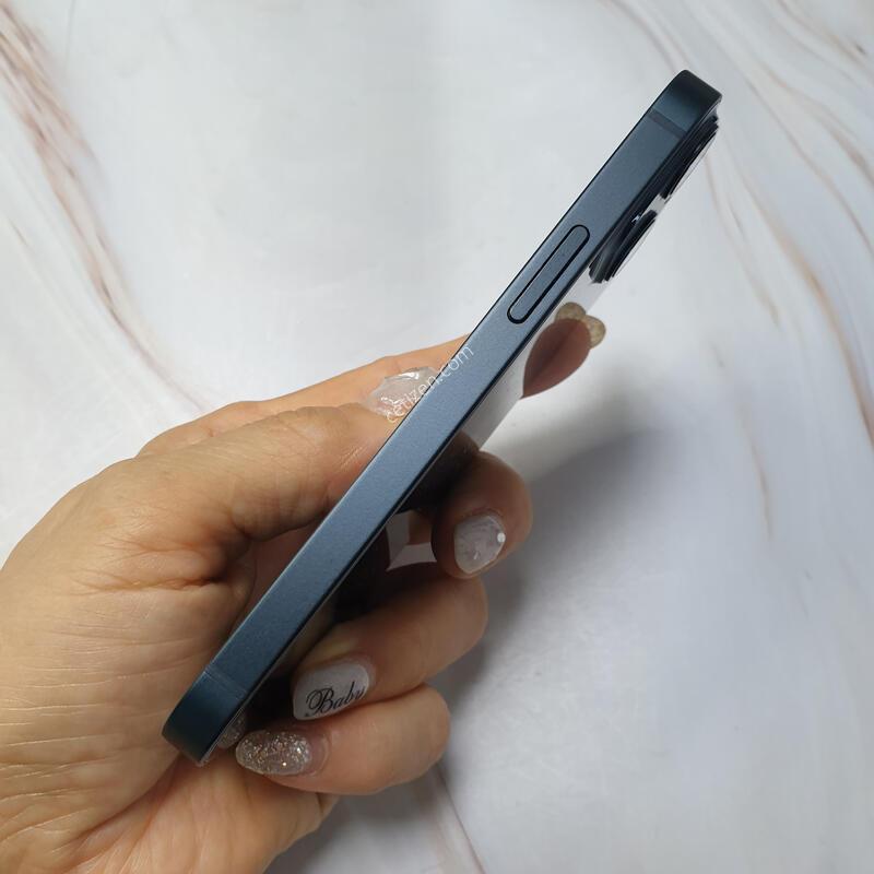 ������13�̴� ���� 128G A�� �Ǹ��մϴ�