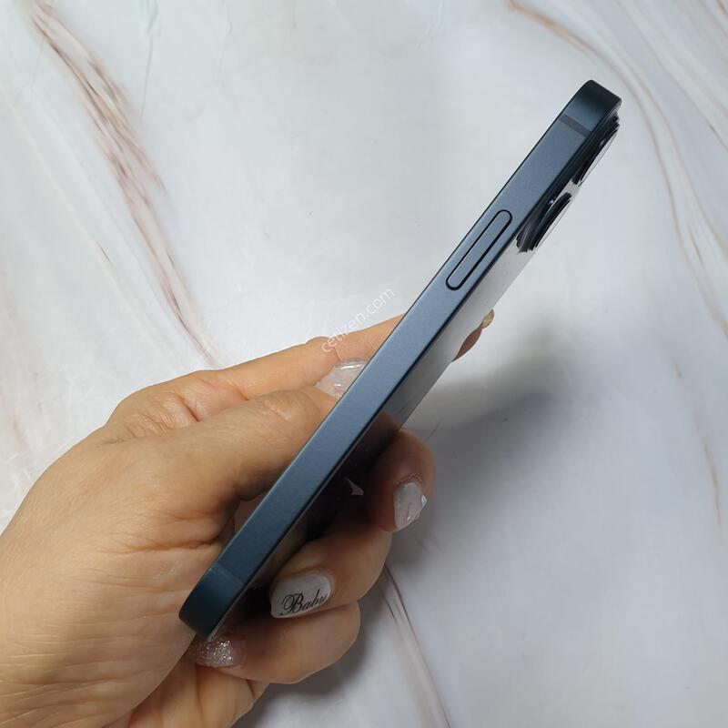 ������13�̴� ���� 128G A�� �Ǹ��մϴ�