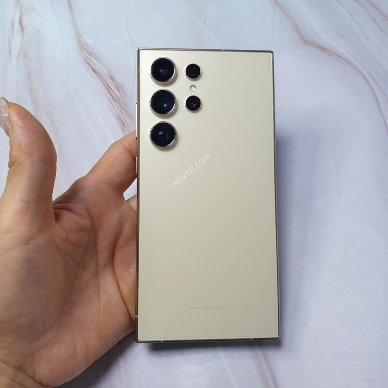 SK ������ S24��Ʈ�� ƼŸ�����ο� 256G A�� �Ǹ��մϴ�