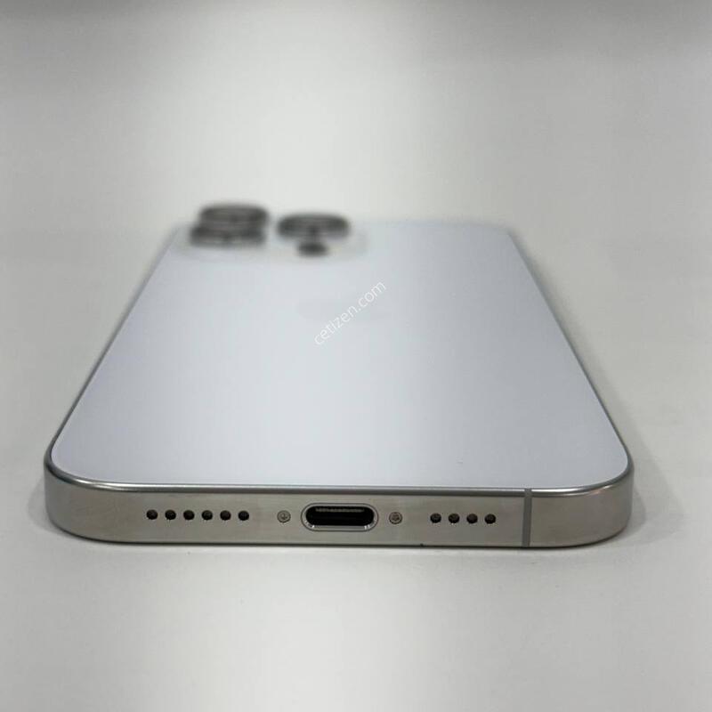 ����Ŭ239)������16���θƽ� ȭ��Ʈ 256GB/100% Y2025
