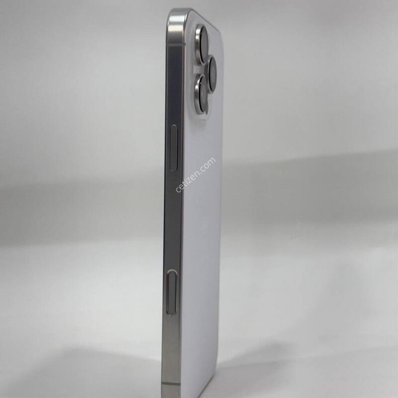 ����Ŭ239)������16���θƽ� ȭ��Ʈ 256GB/100% Y2025