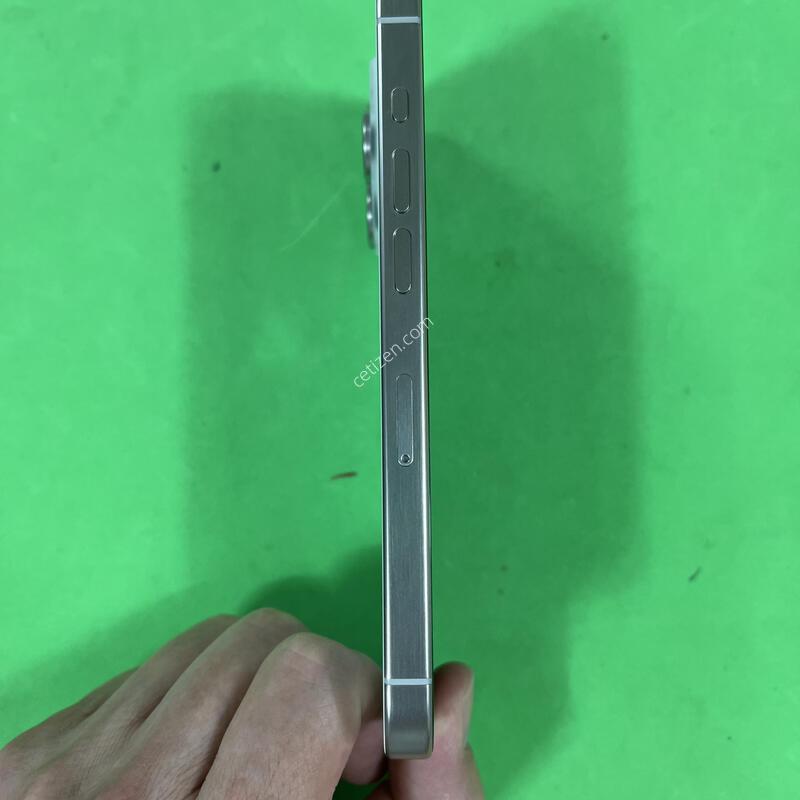 ������15���� ȭ��ƮƼŸ�� 128�Ⱑ SS��(���͸�100%)�Դϴ�.