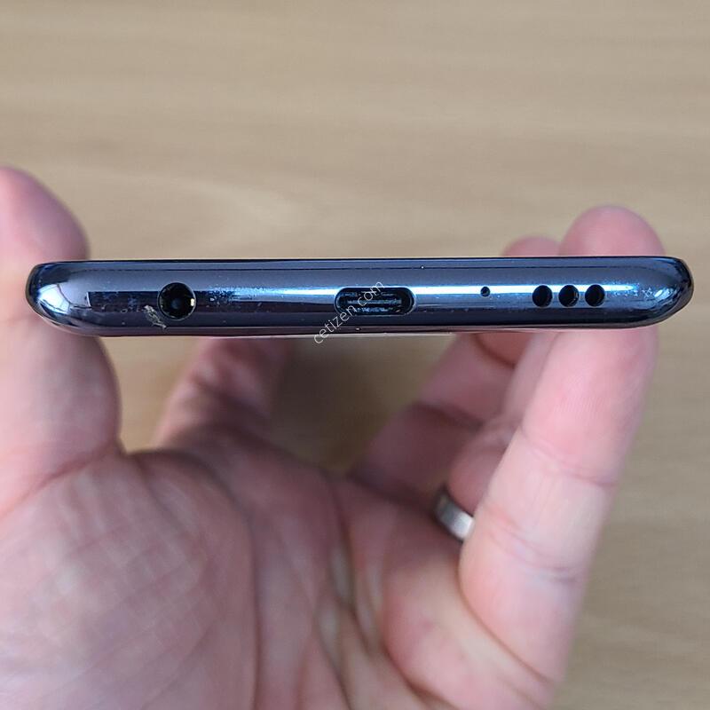 LG Q920 - 77451