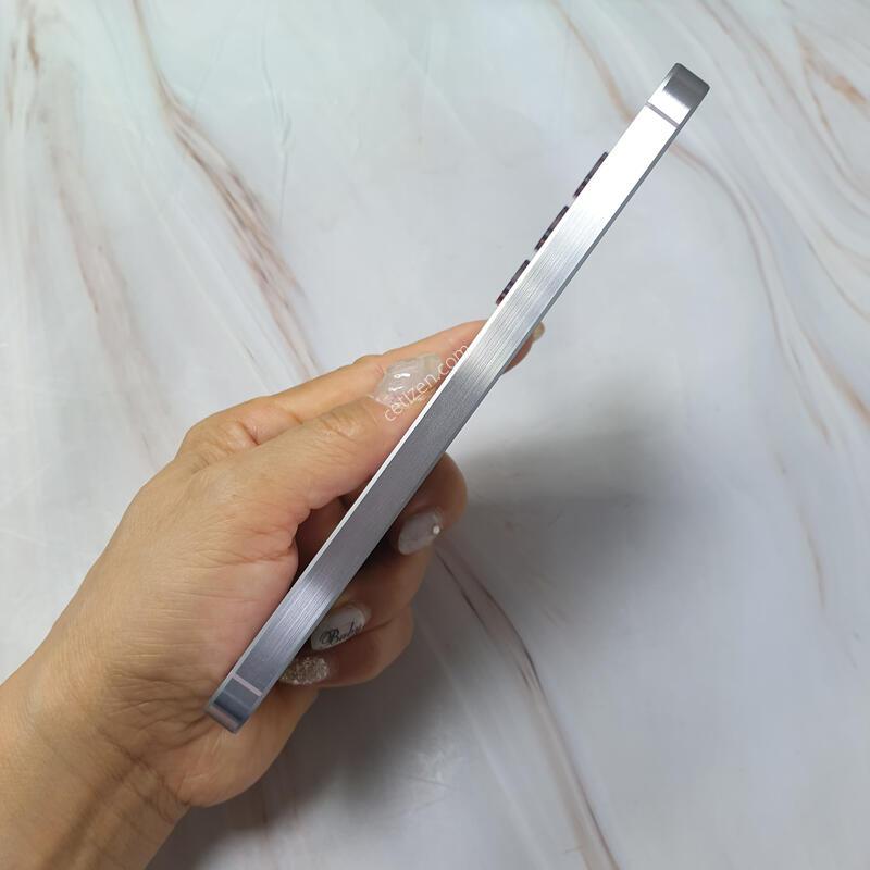SK ������ ����5 �����϶� 128G A�� �Ǹ��մϴ�