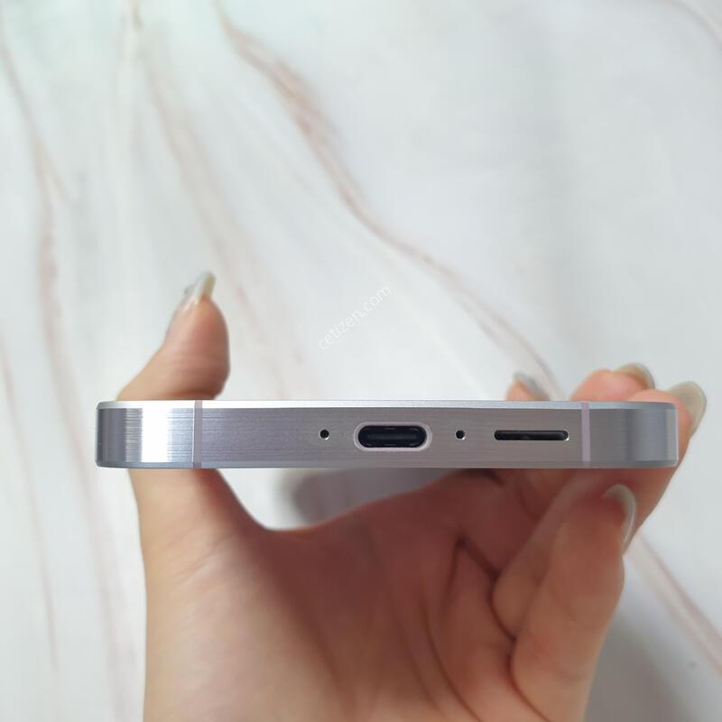 SK ������ ����5 �����϶� 128G A�� �Ǹ��մϴ�