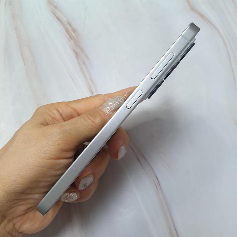 SK ������ S26 ȭ��Ʈ 256G S�� �Ǹ��մϴ�