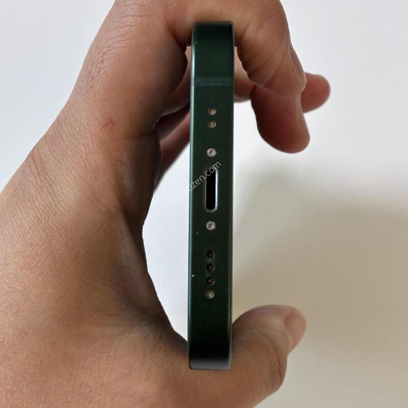 ������ 13�̴� �׸� 128G ���͸�88% ������ �Ǹ��մϴ�.