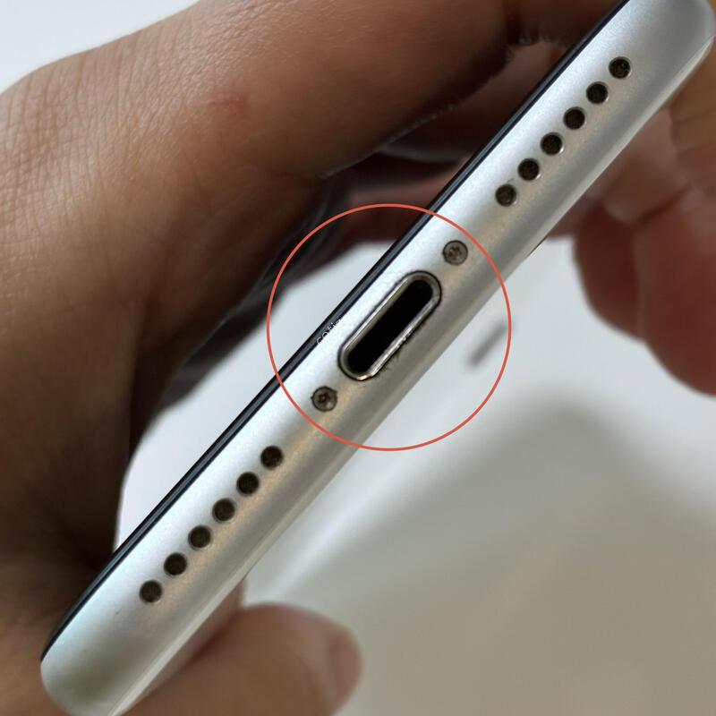 ������ SE2 128G ȭ��Ʈ���� ���͸�73% ������ �Ǹ��մϴ�.
