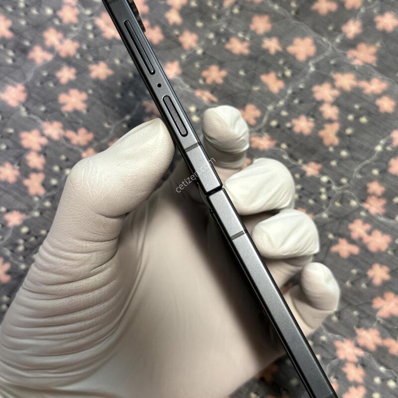 ������ �� ������ Z�ø�7 256gb ���� �Ǹ��մϴ�(�����Ǹ���)