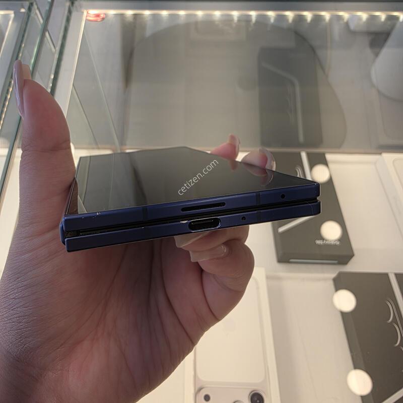 Galaxa Z Fold 7 256gb �Ǹ��մϴ�