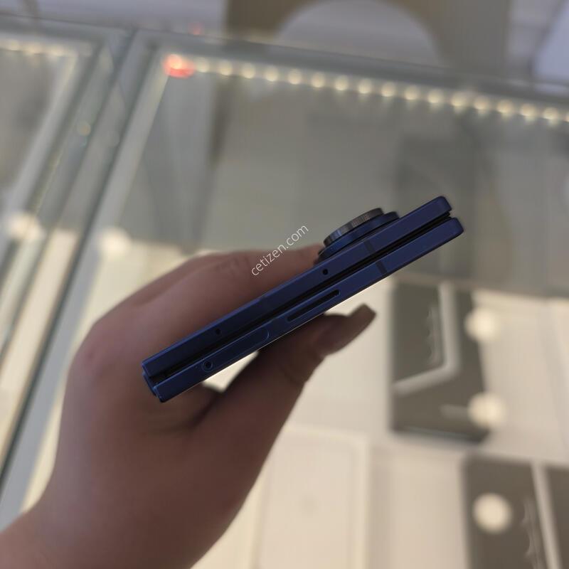 Galaxa Z Fold 7 256gb �Ǹ��մϴ�