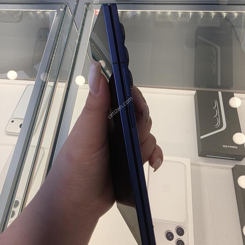 Galaxa Z Fold 7 256gb �Ǹ��մϴ�