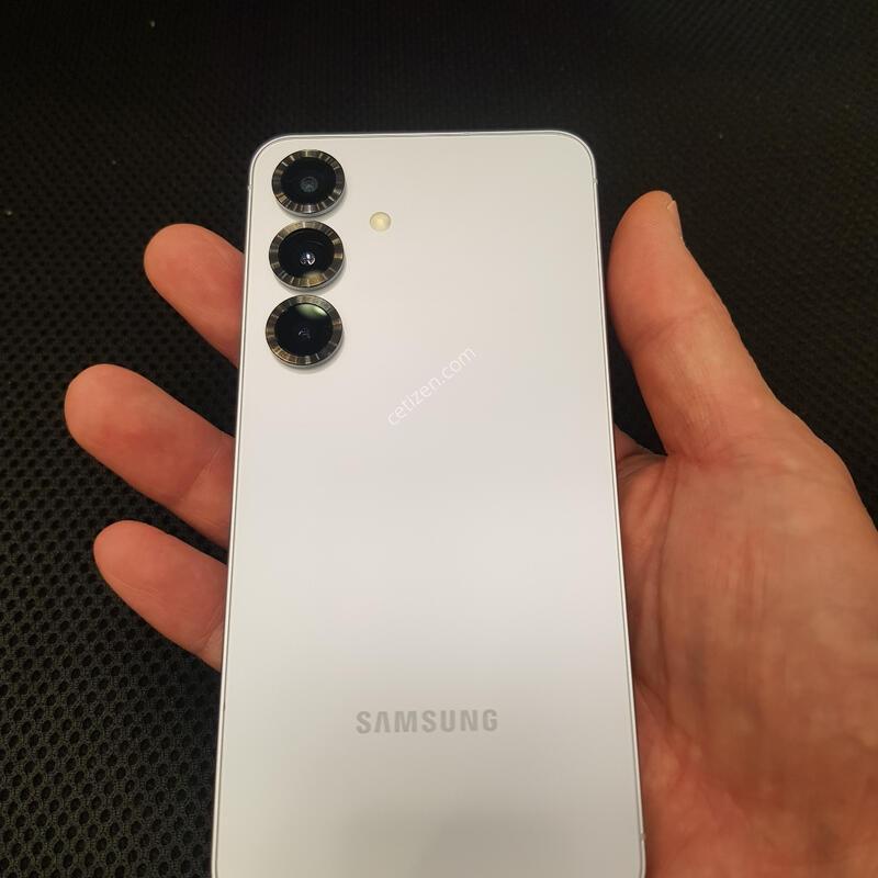 ������ S25(256GB) ���̽����� ������