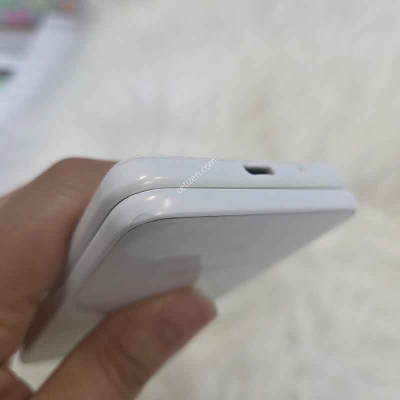 ����2 836