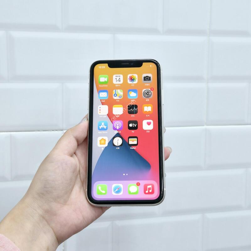 ������11 128GB ȭ��Ʈ