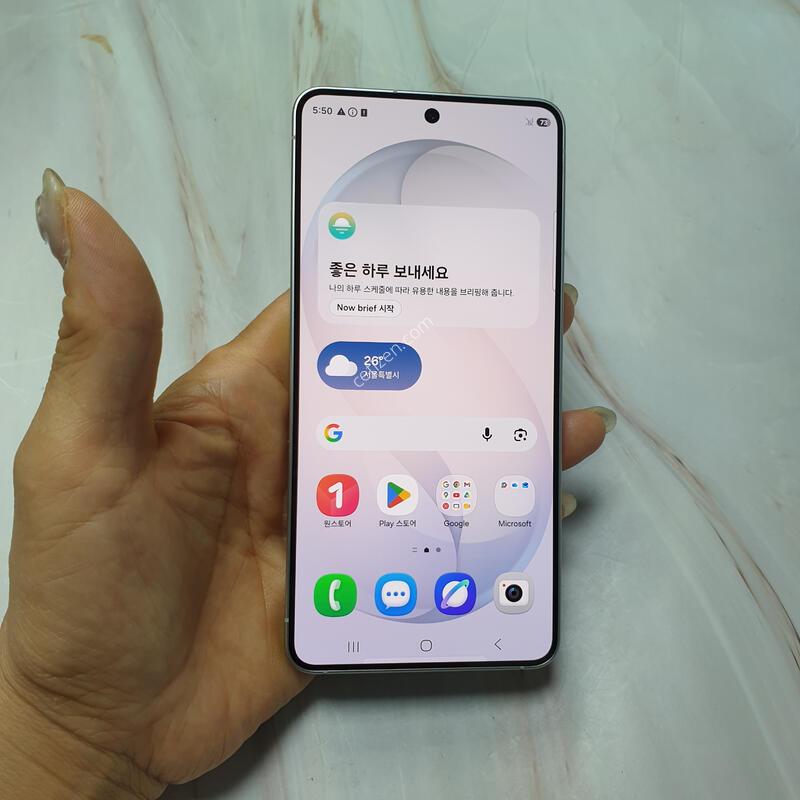 KT ������ S26 ȭ��Ʈ 256G S�� �Ǹ��մϴ�