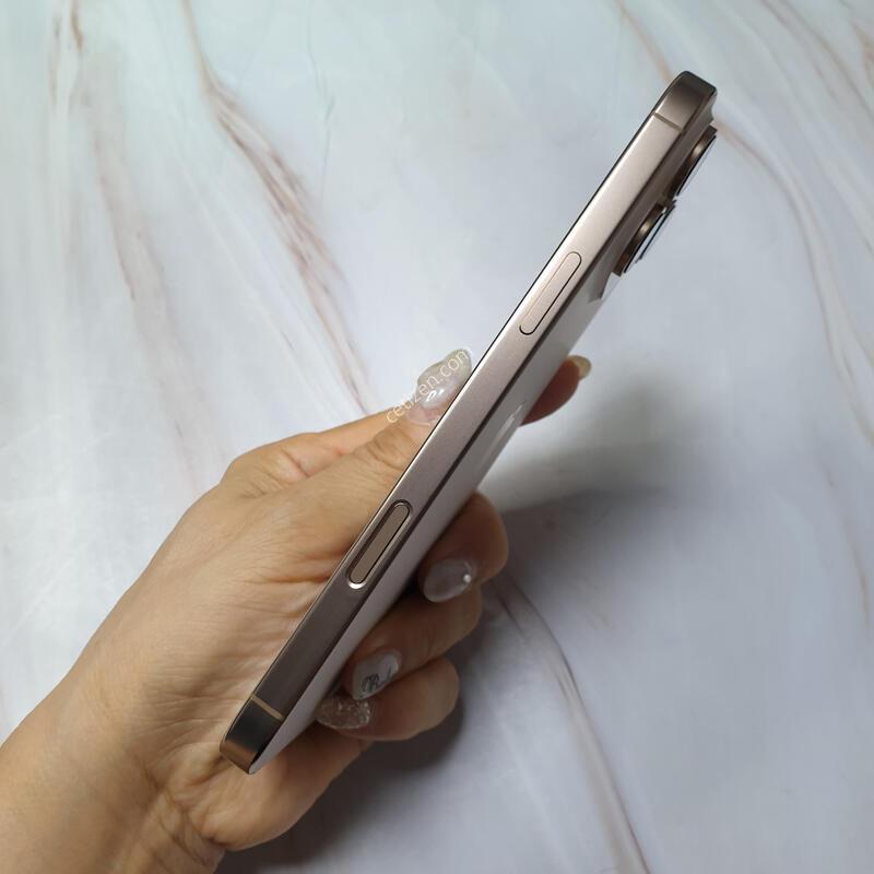 ������16���θƽ� ����ƮƼŸ�� 512G S�� �Ǹ��մϴ�