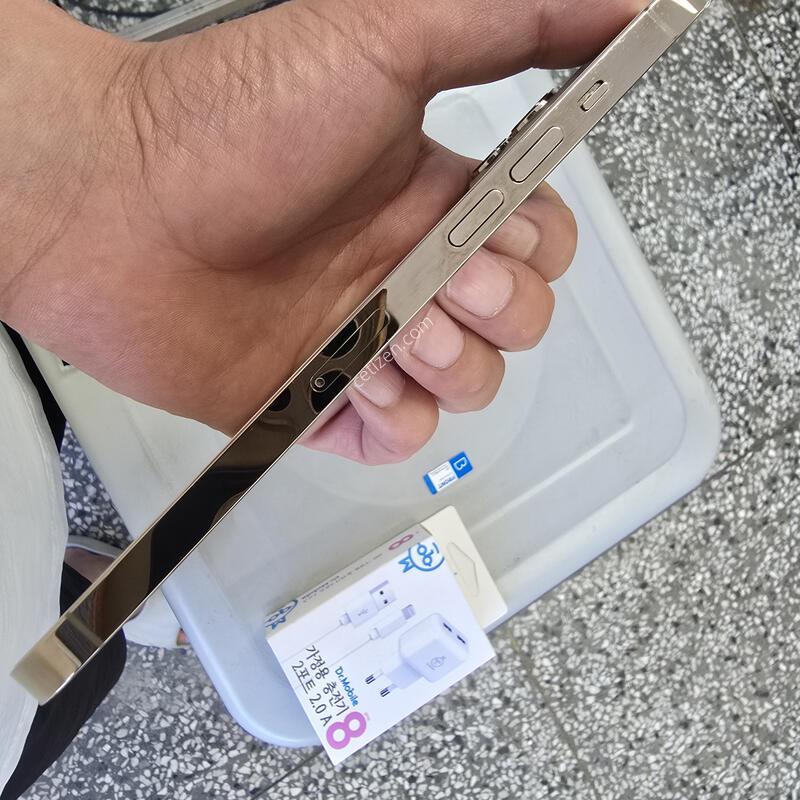 ������12���θƽ� 128G ��� (���͸�74%) ����� �˴ϴ�