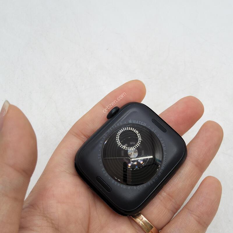���ÿ�ġSE2 ���� 44MM LTE