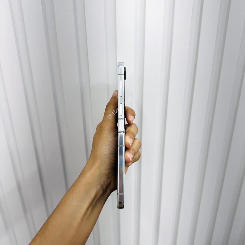������ Z Flip5 �׸� 256GB