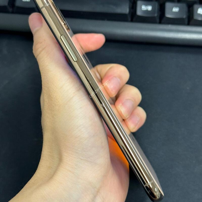 ������ Xs 64GB