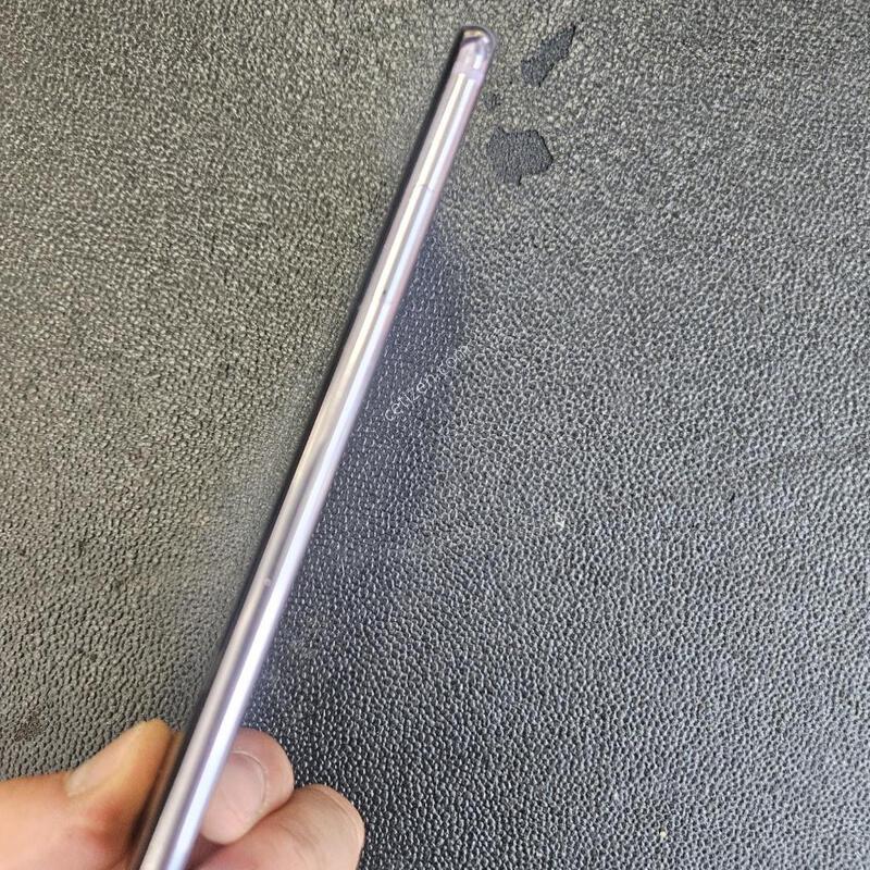 ������ ����V30S �������� �ܸ��� �߰���