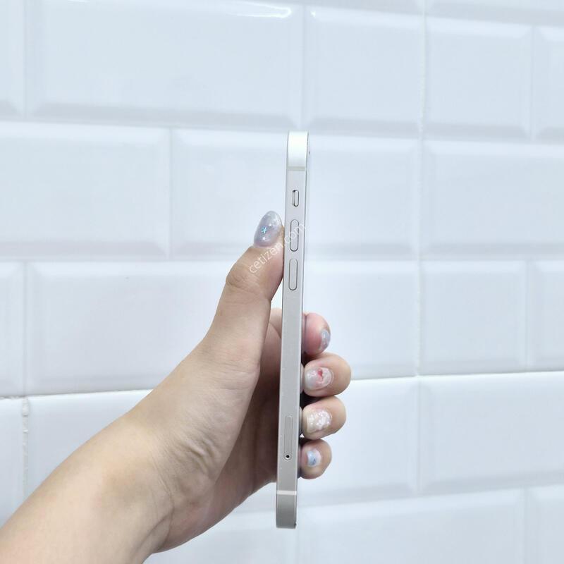 ������12 128GB ȭ��Ʈ