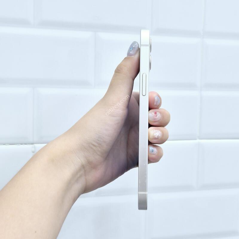 ������12 128GB ȭ��Ʈ