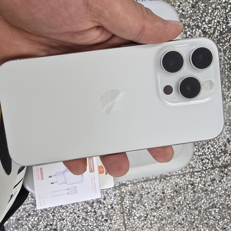 ������15���� 256G ȭ��Ʈ���� (���͸�85%) ����� �˴ϴ�