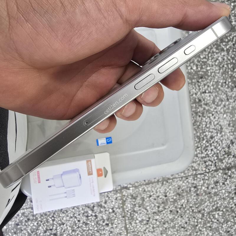 ������15���� 256G ȭ��Ʈ���� (���͸�85%) ����� �˴ϴ�
